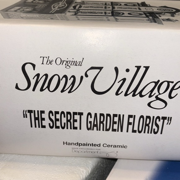 The Original Snow Village "The Secret Garden Florist " - Picture 3 of 4